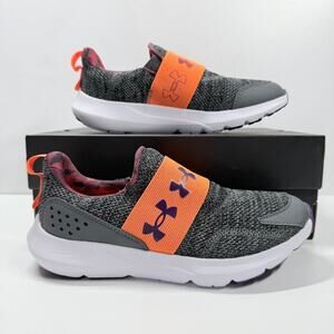 NIB • Under Armour Surge 3 Slip Size: 4.5Y